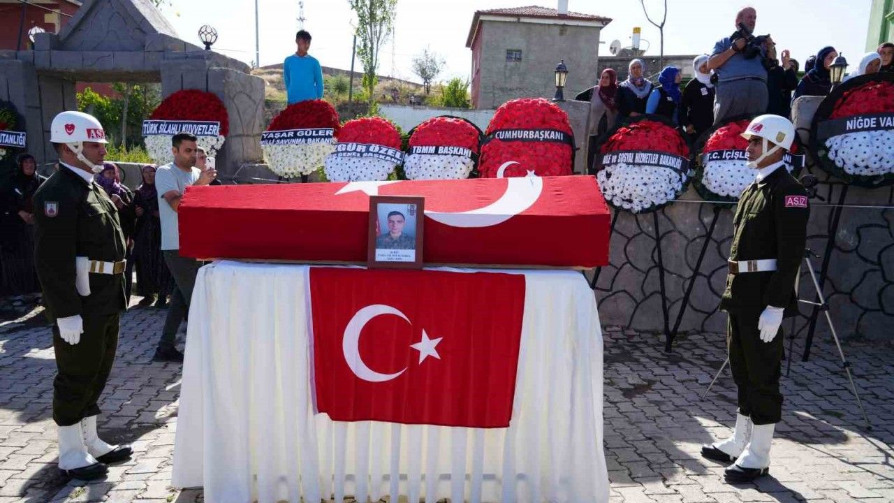 Şehit Piyade Sözleşmeli Er Onur Özbek Niğde’de son yolculuğuna uğurlandı