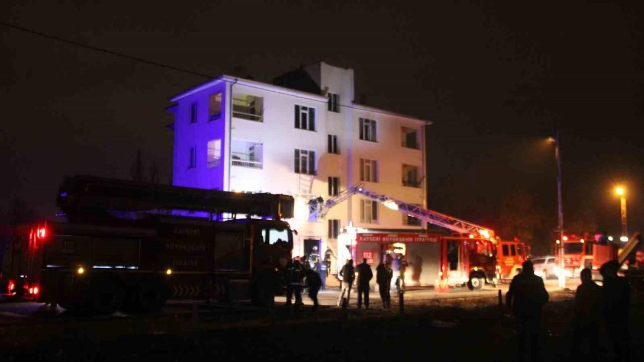 4 Katlı Binada Çıkan Yangında 1 Kişi Hayatını Kaybetti