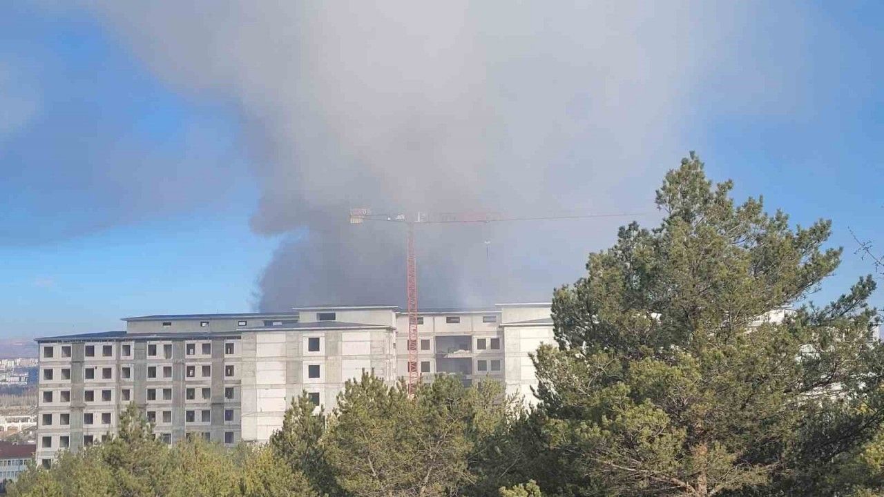 Hastane İnşaatında Yangın 5 İşçi Kurtarıldı