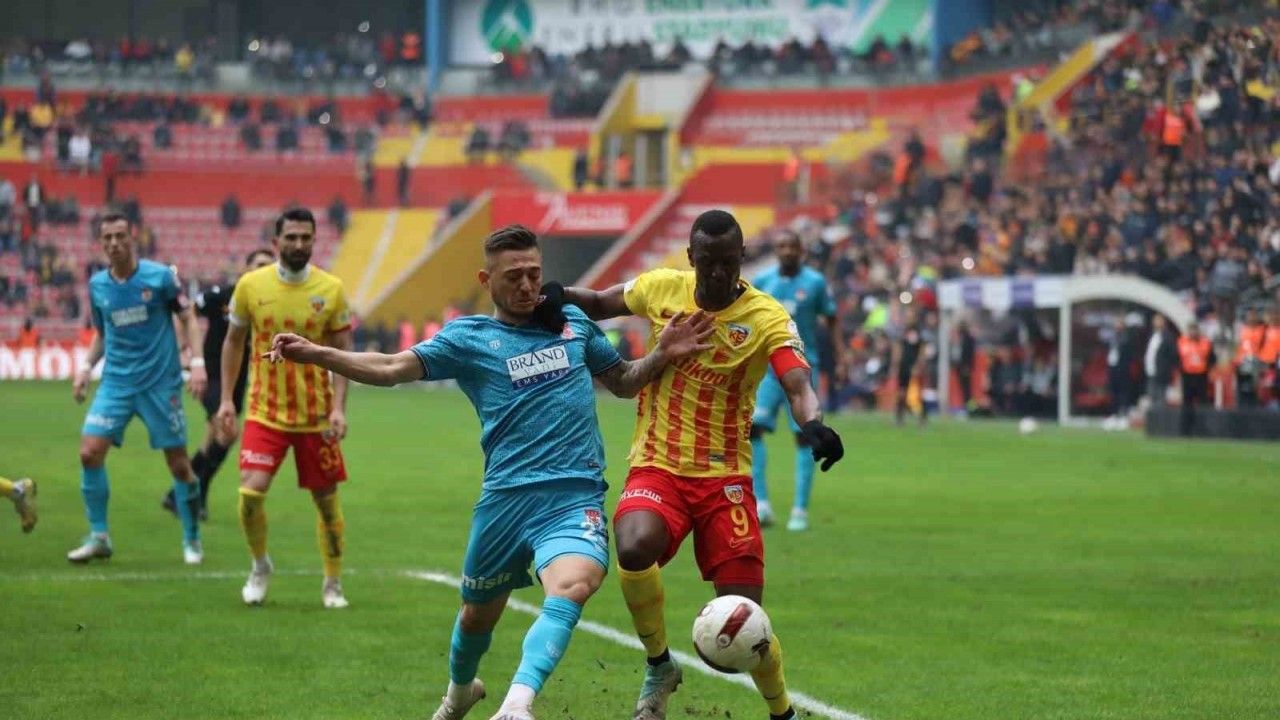 Kayserispor Beşinci Mağlubiyetini Sivas'tan Aldı