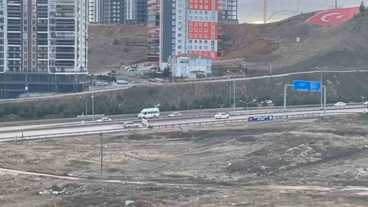Kırıkkale'de Ters Yönde İlerleyen Minibüs Kamerada