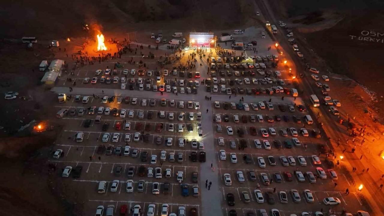 Kamp Ateşinin Sıcaklığında Film Keyfi: Arabalı Sinema