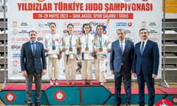 JUDO DA 2 ALTIN 1 GÜMÜŞ