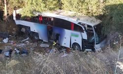 Otobüs kazasında ölen 12 kişinin kimlikleri belli oldu