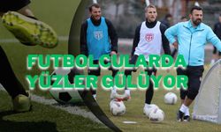 Futbolcularda Yüzler Gülüyor