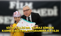 Sivas Valisi Dr. Yılmaz Şimşek Karne Dağıtma Programına Katıldı
