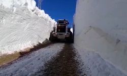 Yüksekova'da 7 Metre Kar: Kepçeler Yetersiz Kalıyor