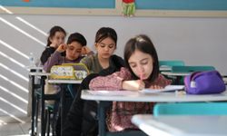 Cumhuriyet Üniversitesi Vakfı Okulları'ndan 800 Öğrenciye Bursluluk Sınavı