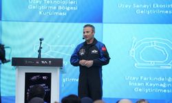 Alper Gezeravcı Gençlerle Buluştu: "Türkiye Yüzyılı'nda Uzayda Başarılar Bizim Gençlerimizden Gelecek"