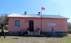 Kara Tahtası Hala Yerinde: Eski Köy Okulu, Yeni Köy Konağı