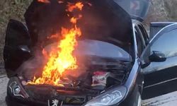 Korku Dolu Anlar: Seyir Halindeki Otomobil Alev Alev Yandı