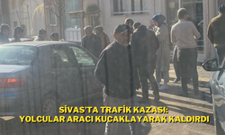 Sivas’ta Trafik Kazası: Yolcular Aracı Kucaklayarak Kaldırdı