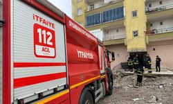Kayapınar'da Yangın Dehşeti: Bir Aile Evsiz Kaldı, İtfaiye Eri Yaralandı