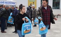 Belediyeden Sokak Hayvanlarına Yardım Eli: Elazığ'da Mama Dağıtımı Gerçekleşti