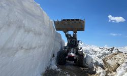 Kar Tünellerine Meydan Okuyan Ekipler: 5 Metre Kar Engeli Aşıldı!