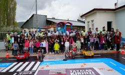 Bayburt'ta Geleceğin Sürücüleri Trafik Eğitiminde Eğlendi!