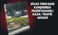 Sivas Tren Garı Karşısında Maddi Hasarlı Kaza: Trafik Aksadı