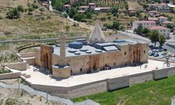 Divriği Ulu Camii ve Darüşşifası Restorasyon Sonrası İbadete Açıldı