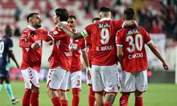 Sivasspor Evinde Zorlanmaya Devam Ediyor