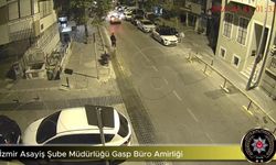 İzmir’de Emekli Maaşını Çeken Yaşlı Adamın Gasp Anı Güvenlik Kamerasında