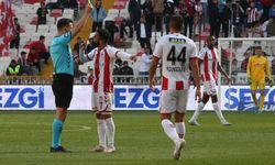 Net Global Sivasspor 1 Kırmızı 3 Sarı Kartla Tamamladı