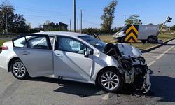 Antalya'da Trafik Kazası: 3 Yaralı