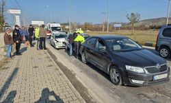 Bartın'da Zincirleme Trafik Kazası: 3 Yaralı