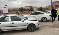 Edirne'de İki Otomobilin Çarpıştığı Kazada Bir Kişi Yaralandı