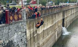 Rize'de Öğrenci Servisi ile Cip Çarpıştı: 9'u Öğrenci 10 Kişi Yaralı