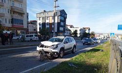 Samsun’da Motosiklete Otomobil Çarptı: 2 Ağır Yaralı