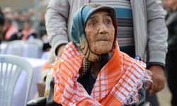 95 Yaşındaki Hatice Nine, Deve Güreşlerine Olan Tutkusunu 70 Yıldır Sürdürüyor