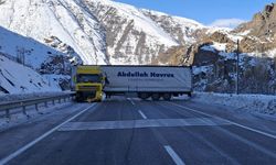 Erzurum-Artvin Karayolu Oltu Viyadüğü'nde Dördüncü Kaza!