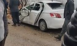 Gaziantep'te Otomobil ve Halk Otobüsü Çarpıştı: 5 Yaralı