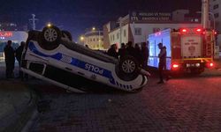 Polis Aracı Ters Döndü! Mersin Erdemli’de Faciadan Dönüldü!