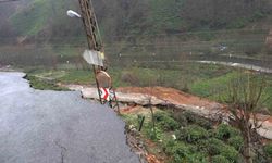 Rize’de Heyelan Nedeniyle 4 Köye Ulaşım Sağlayan Yol Kapandı