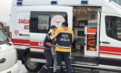 Sakarya Adapazarı’nda Minibüs ile Otomobil Çarpıştı: 3 Yaralı