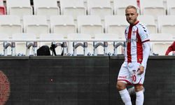 Sivasspor Taraftarları, Alex Pritchard'tan Kayserispor Maçında Çıkış Bekliyor