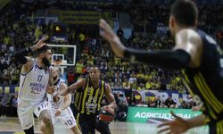 Fenerbahçe Beko, Efes'i Mağlup Ederek Play-off Umutlarını Canlandırdı