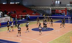 Voleybol Takımı İl Birinciliği Yolu İçin Önemli Galibiyet Aldı