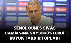 Şenol Güneş, Sivas Camiasına Saygı Gösterdi, Büyük Takdir Topladı