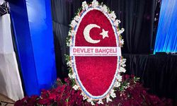 Bahçeli’den AK Parti Kongresi’ne Anlamlı Çiçek Jesti