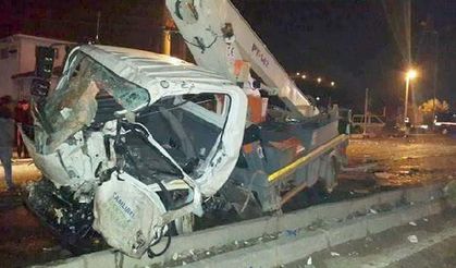 Reşadiye'de yolcu otobüsü ile kamyonet çarpıştı: 1 ölü, 4 yaralı