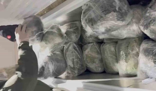 Kamyonetten 78 Kilo Uyuşturucu Çıktı
