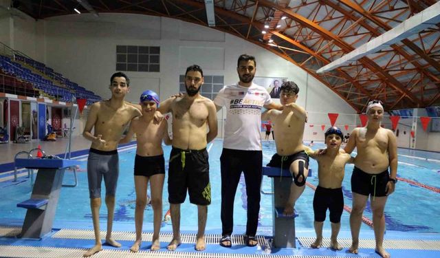 Yozgat'ta Paralimpik Yüzücüler Engelleri Kulaç Atarak Aşıyor