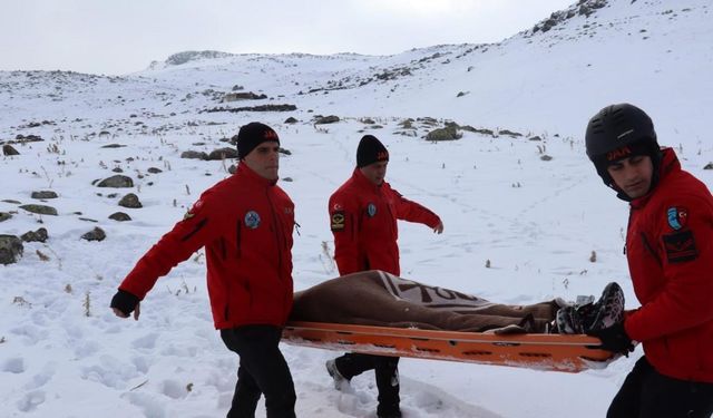 Jandarmadan Kış Tatbikatı: Kayak Merkezinde Arama Kurtarma Tatbikatı Gerçekleştirildi