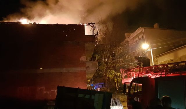 Çorum'da Yangın Panik Yarattı: Bir Ev Alevlere Teslim Oldu