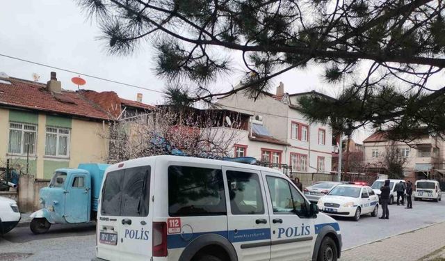 Kayseri'de 3. Kattan Düşen 18 Yaşındaki Genç Kız Ağır Yaralandı