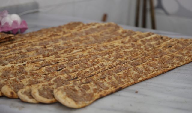 Sivaslılar Etli Ekmeği Sahiplendi: "Yunan'ın Değil!"