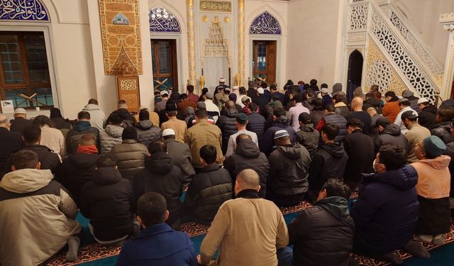 Tokyo'da Ramazan Heyecanı: Müslümanlar İlk Teravih Namazını Kıldı
