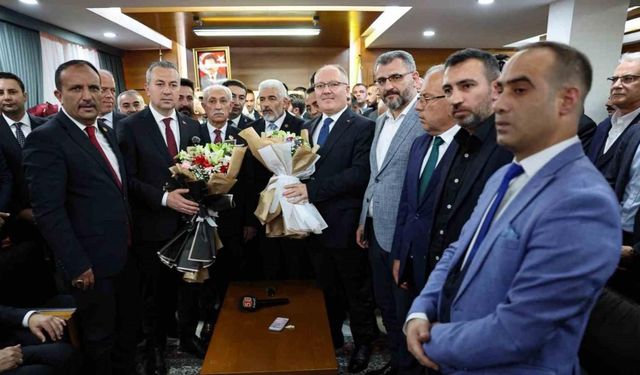 Sivas Belediye Başkanı Adem Uzun, görevi devraldı